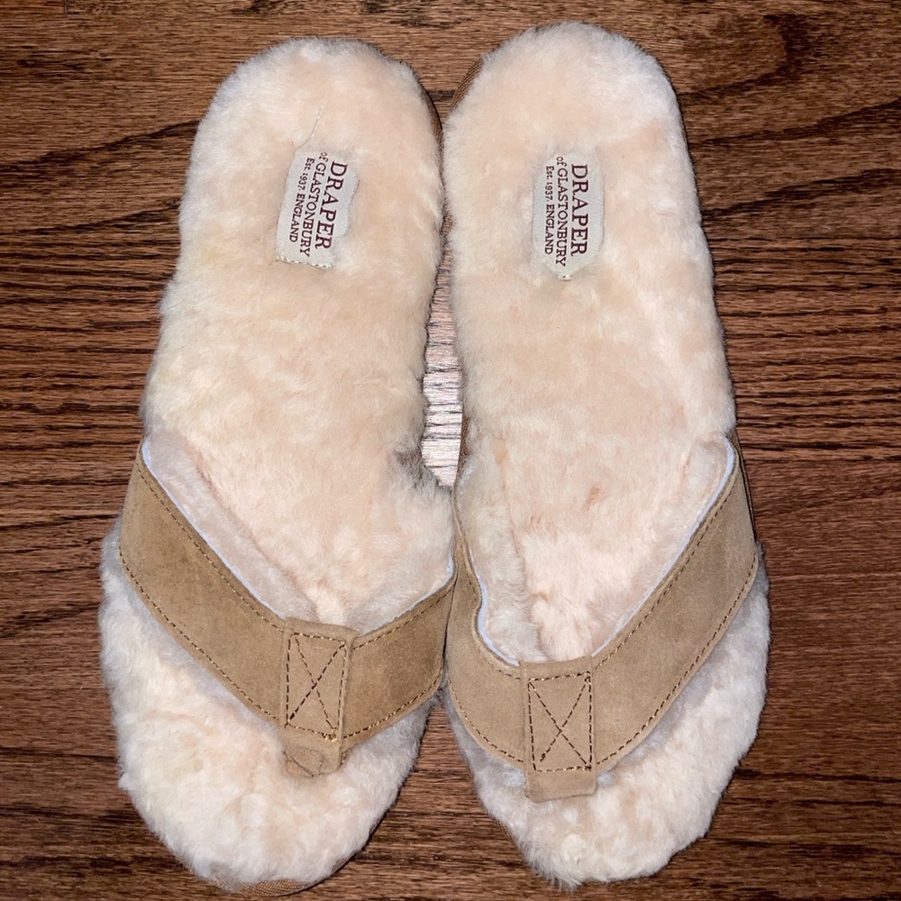 Sheepskin Slippers Draper of Glastonbury Beige White Flip Flops Fuzzy Furry Cozy
